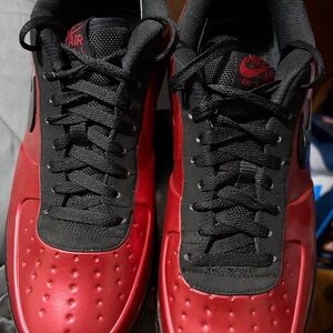 Nike Men's Black and Red Sneakers